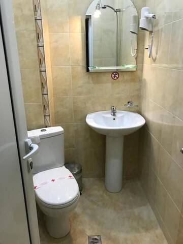 Фото номера Двухместный номер с 2 отдельными кроватями и балконом Отель Hotel Body M г. Vratsa 7