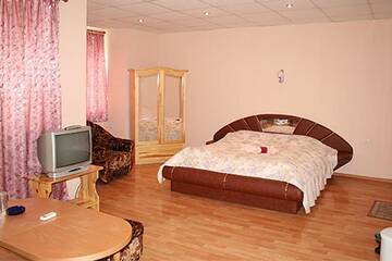 Фото номера Двухместный номер с 1 кроватью и балконом Отель Hotel Rade 2 г. Vratsa 32